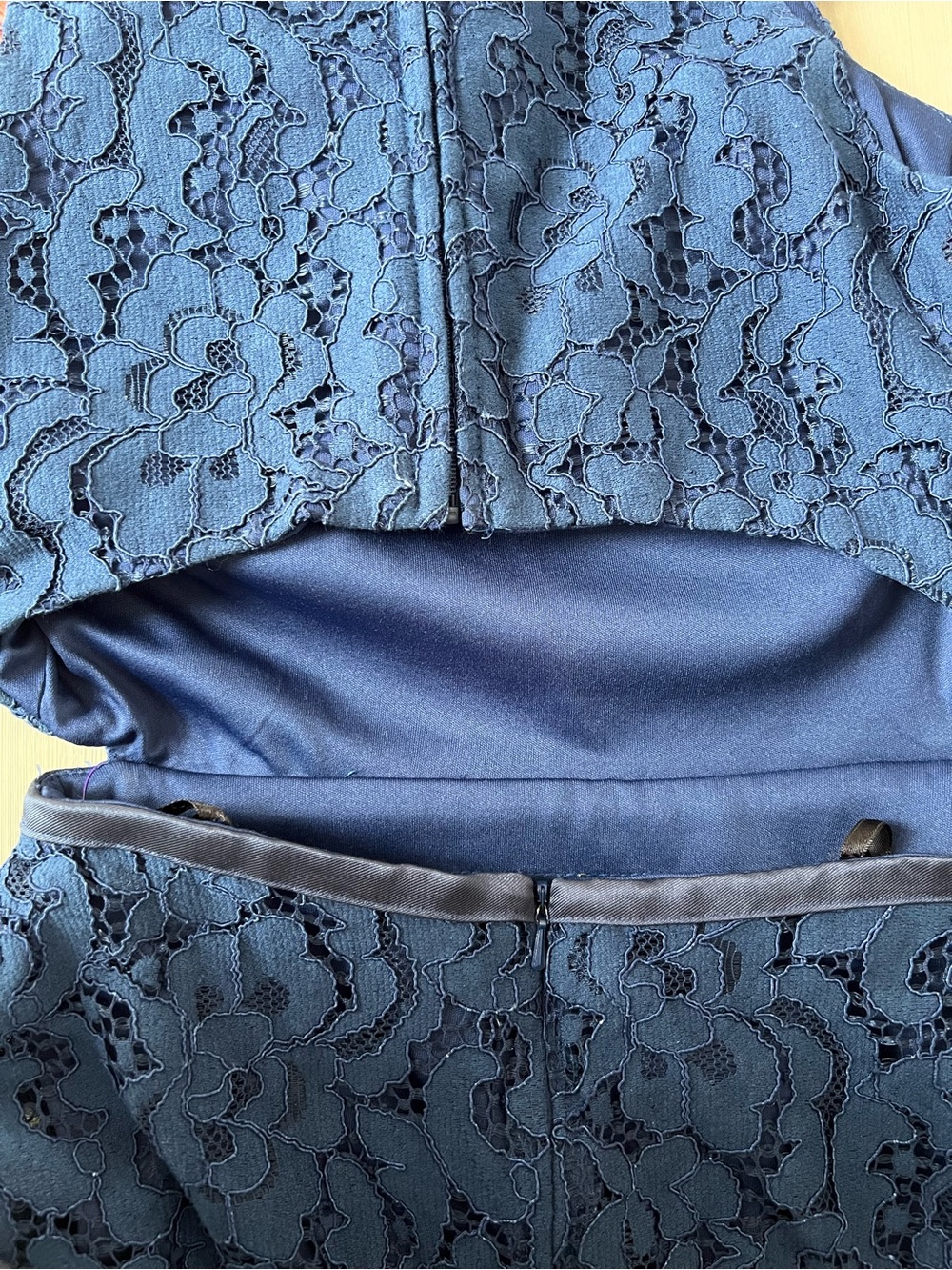 Mac Duggal Navy Lace Open Back Cutout Gown Mermaid Prom Formal Dress Size 4 - Picture 7 of 7